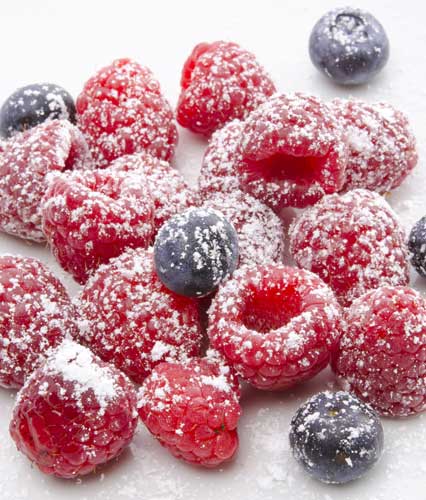 berries sprinkled with stevia